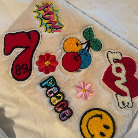 70s Fuzzy White Crossbody Bag with Colorful Patches - Picture 2 of 2